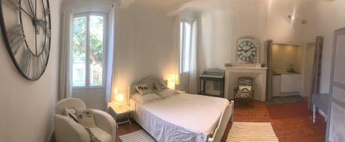 Hostal Rouge Et De L'isle