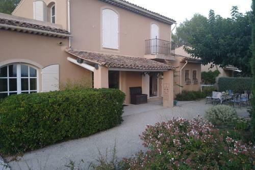 Lovely Home With Terrace Garden And Pool