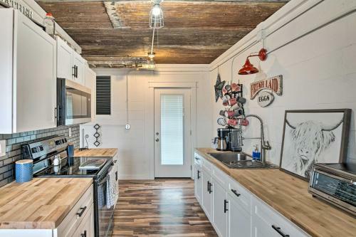 Pet Friendly Milk Barn Cottage On 15 Acres!