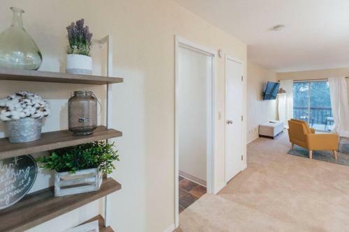 Apartamento Stylish Elegant Getaway King Bed Deck Views