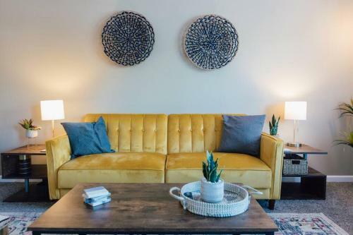 The Bohemian Escape Near Etsu- King Bed!