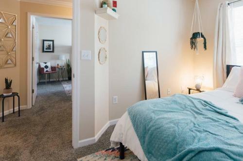 The Bohemian Escape Near Etsu- King Bed!