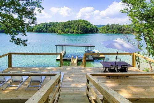Lakin' It Easy