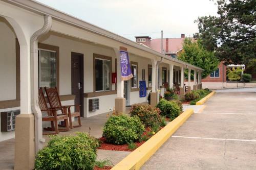 Motel Blue Ridge Inn