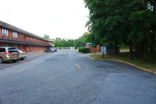 Tides Motor Inn