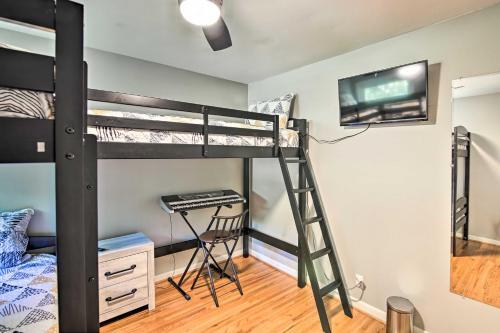 Family Home On Cumberland River With Boat Dock!