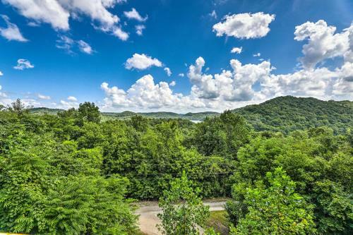 Serene Smithville Home With 2 Decks And Lake View