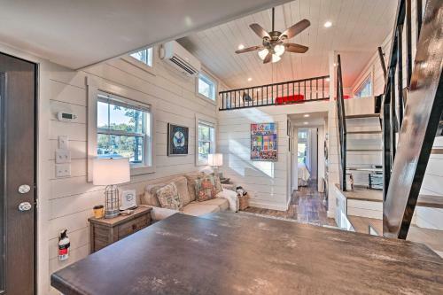 Tranquil Tiny Home With Fire Pit And Lake Access!