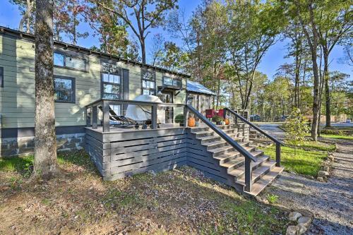 Tranquil Tiny Home With Fire Pit And Lake Access!