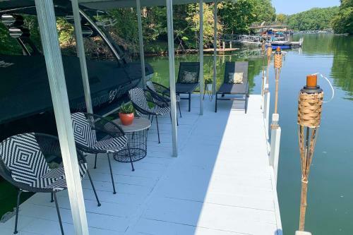 Resort-style Home On Tims Ford Lake, Steps To Dock