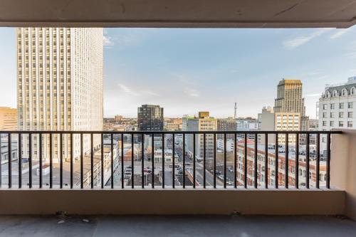 Apartamento Downtown Memphis Studio - Walk Score 85 With Balcony