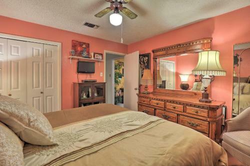 Spacious Home With Deck About 2 Mi To Lake Arlington!