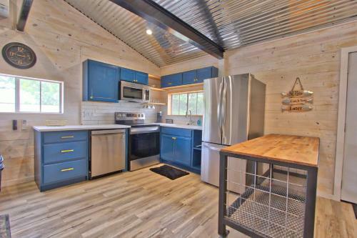 Bc - Blue Jay Getaway