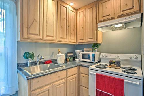 Couples Retreat In Canton With Patio And Yard!