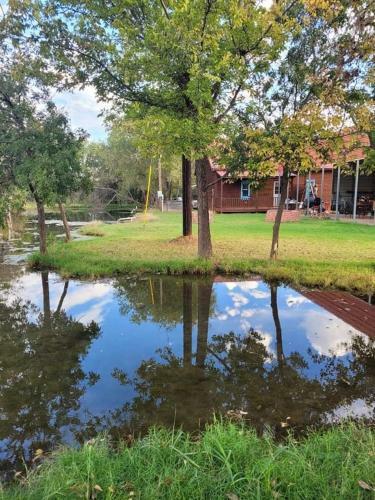 Whites Creek Lodge