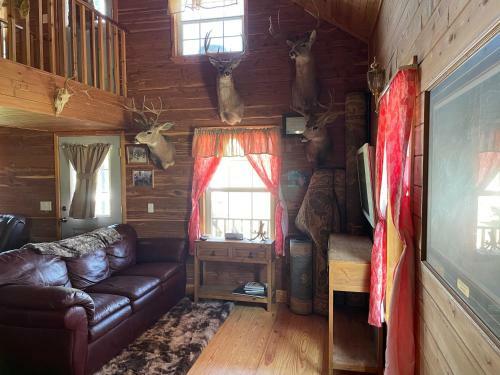 Whites Creek Lodge