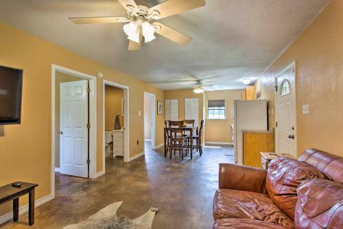 Collinsville Cabin On 130-acre Horse Ranch!