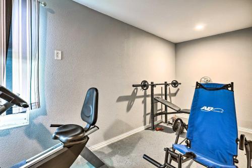 Family-friendly Conroe Home With Patio And Grill!