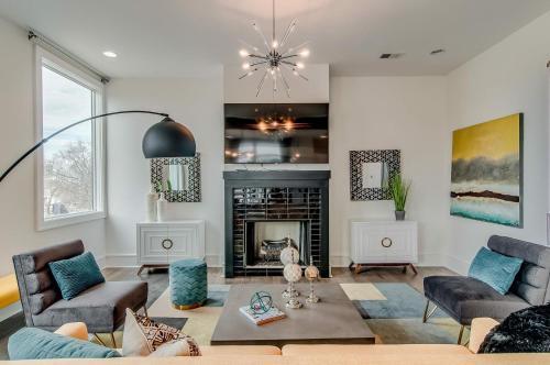 4 Connecting Condos - Sleeps 32 To 36 - Firepits - Garages - Rooftops Decks - Great Views - Security