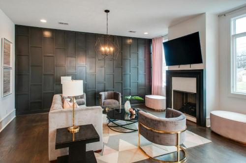 4 Connecting Condos - Sleeps 32 To 36 - Firepits - Garages - Rooftops Decks - Great Views - Security