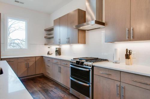 4 Connecting Condos - Sleeps 32 To 36 - Firepits - Garages - Rooftops Decks - Great Views - Security