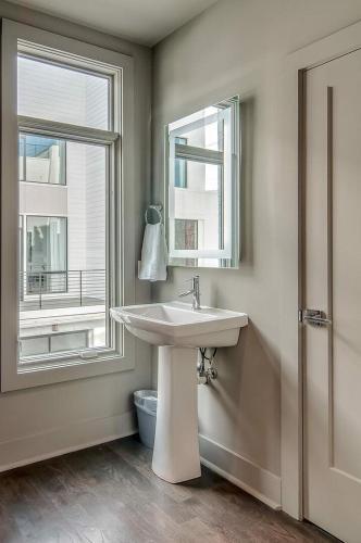 4 Connecting Condos - Sleeps 32 To 36 - Firepits - Garages - Rooftops Decks - Great Views - Security