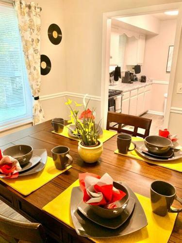 Apartamento Spacious Townhome Minutes From Downtown, Nashville