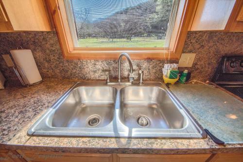 Wine Cup Cabin Rr9122wc