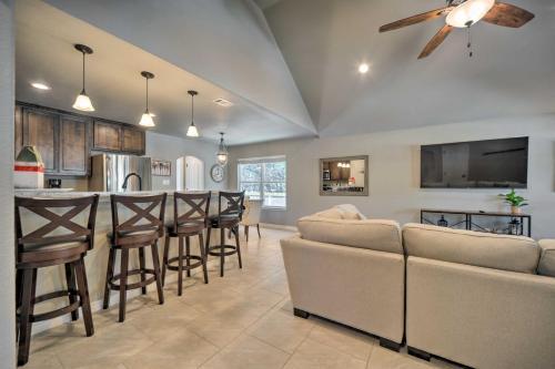 Charming Canyon Lake Home - Walk To Boat Ramp