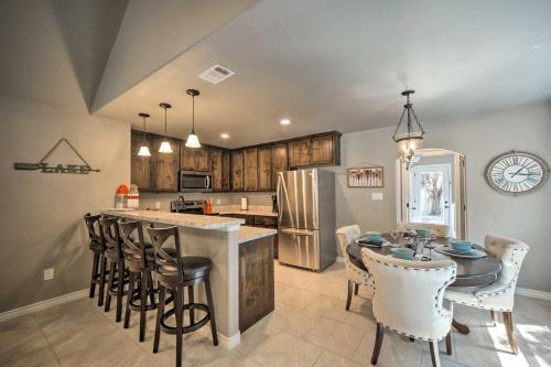 Charming Canyon Lake Home - Walk To Boat Ramp