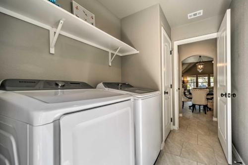 Charming Canyon Lake Home - Walk To Boat Ramp