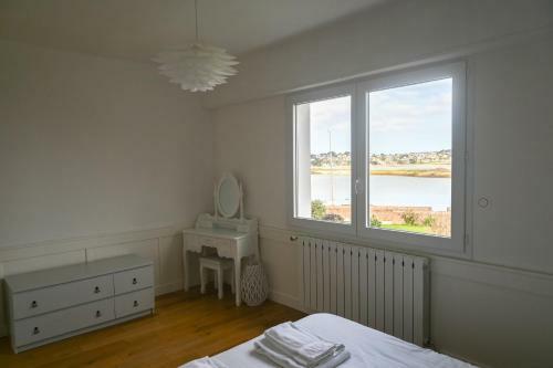 Villa Acc�s Direct � La Plage Et Pleine Vue Mer