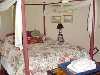 Stephen Clay Homestead Bed And Breakfast
