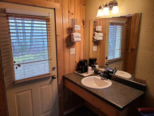 Saluda Mountain Lodge