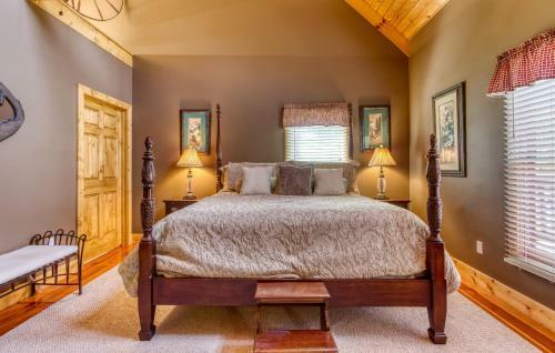 Cove Mountain Lodge Cabin