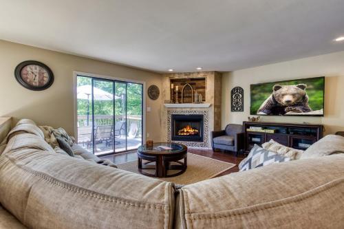 Deer & Doe By Honeybearcabins 4br 3ba Sleeps 10