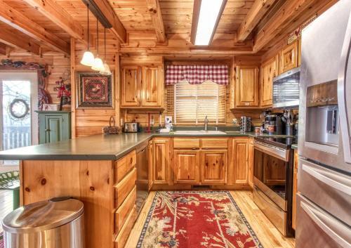 Million Dollar View - Next To Dollywood & Pigeon Forge Attractions! Cabin