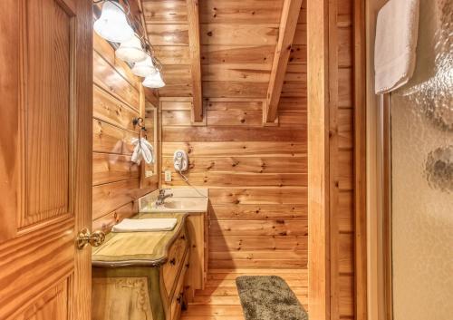 Million Dollar View - Next To Dollywood & Pigeon Forge Attractions! Cabin
