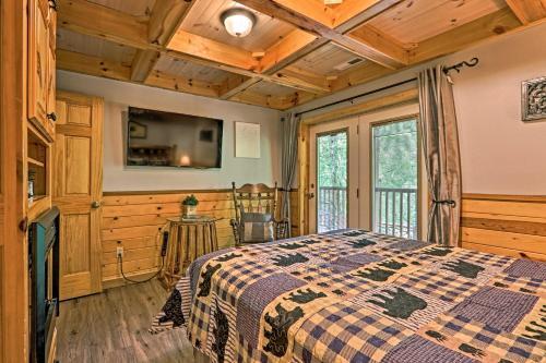 Pristine Riverfront Escape 4 Mi To Dollywood!