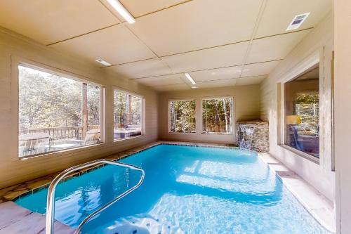 Swimming Cub Lodge