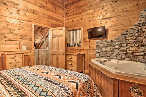 Cabin With Hot Tub And Deck, 3 Mi To Pigeon Forge
