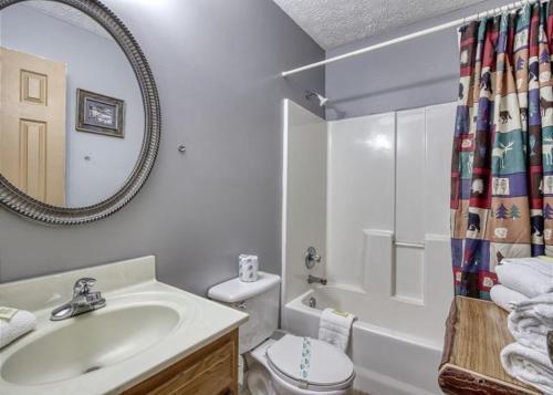 Magnolia Bearadise #311 By Aunt Bug's Cabin Rentals