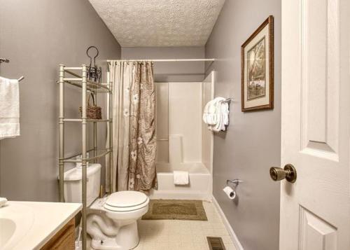 Magnolia Bearadise #311 By Aunt Bug's Cabin Rentals
