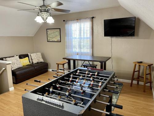 Mountain Rooster Inn Home