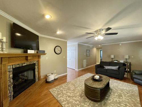Mountain Rooster Inn Home