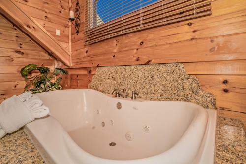 Serenity Mountain Pool Lodge