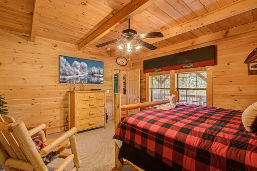 Peaceful 4bed/3.5bath Luxury Cabin, Hot Tub!