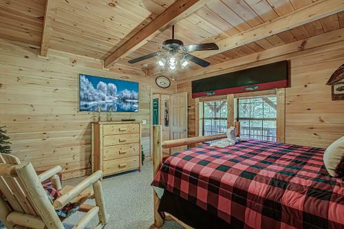Peaceful 4bed/3.5bath Luxury Cabin, Hot Tub!