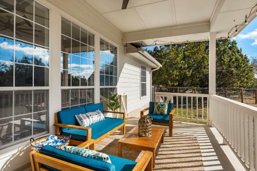 New Austin Hill Country Charmer W/ Pool On 1 Acre