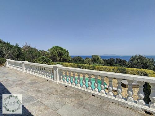 Hotel Seaview Villa Marlau